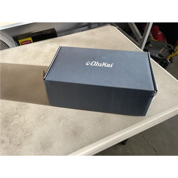 NEW OLUKAI NOHEA SLIPPER, PALE GREY SIZE WOMENS 9