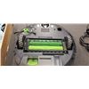 Image 3 : IROBOT ROOMBA VACUUM WORKING