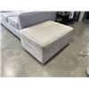 Image 5 : GREY FABRIC PULL OUT SLEEPER SOFA WITH ROLLING OTTOMAN