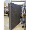 Image 3 : QUEENSIZE BOXSPRING, CLEAN