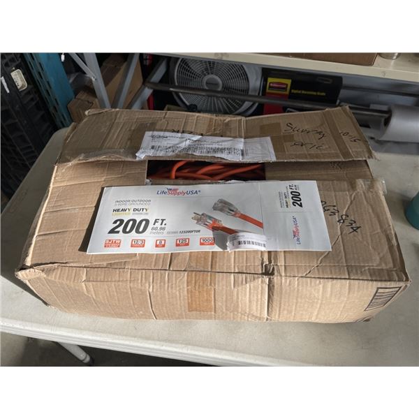 INDOOR OUTDOOR HEAVY DUTY 3 WIRE LIGHTED 200FT EXTENSION CORD, 12AWG, ORANGE