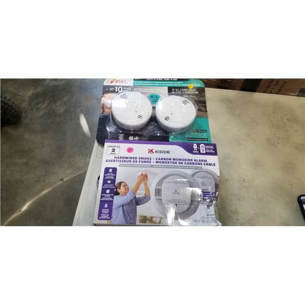 4 HARDWIRED KIDDE SMOKE AND CARBON MONOXIDE ALARMS 2 ARE HARDWIRED