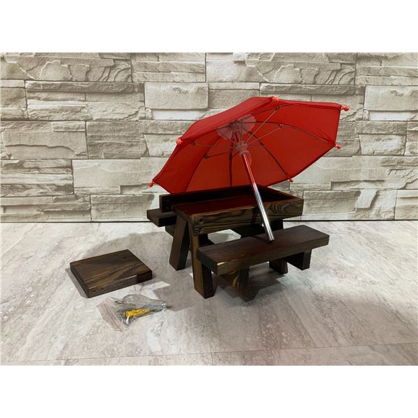 Picnic Table & Umbrella Squirrel Feeder