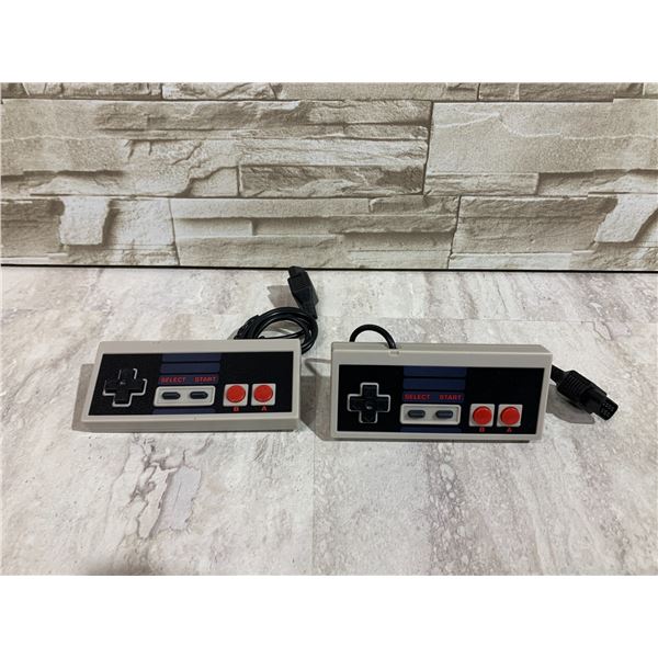 Pack of 2 Classic NES Controllers (Aftermarket)