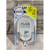 Image 1 : Febreeze Plug Rise Alternating Scented Oil Warmer