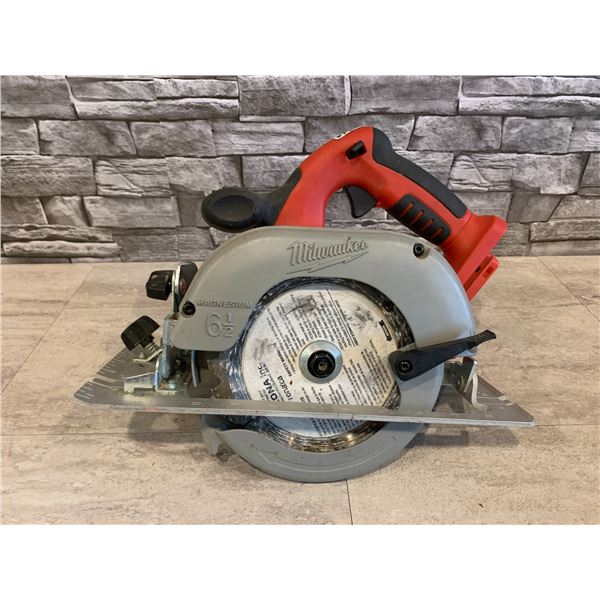 Milwaukee Battery Operated 6 1/2 inch Circular Saw