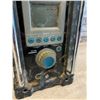 Image 7 : Makita BMR100 Job Site Radio
