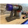 Image 2 : Dyson V8 Cordless Vacuum Cleaner