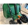 Image 10 : Scott's Turf Builder Edge Guard Seed Spreader