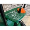 Image 13 : Scott's Turf Builder Edge Guard Seed Spreader
