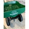 Image 2 : Scott's Turf Builder Edge Guard Seed Spreader