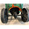 Image 9 : Scott's Turf Builder Edge Guard Seed Spreader