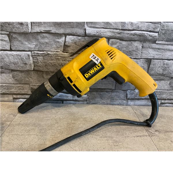 DeWalt DW251 VSR Drywall Screwdriver with Very Long Cord