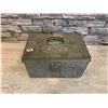 Image 5 : Vintage Mahjong Set Store in Metal Carrying Tin
