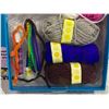 Image 4 : SpiceBox Pom Pom Pets Easy-To-Make Yarn Animals Kit (24 Projects)