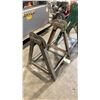 Image 3 : ANDERSON 40 METAL MATERIAL ROLLER STAND & STEEL FRAMED 4 WHEEL FLAT DOLLY