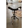 Image 2 : B&B FOLDING LEG ADJUSTABLE PIPE JACK