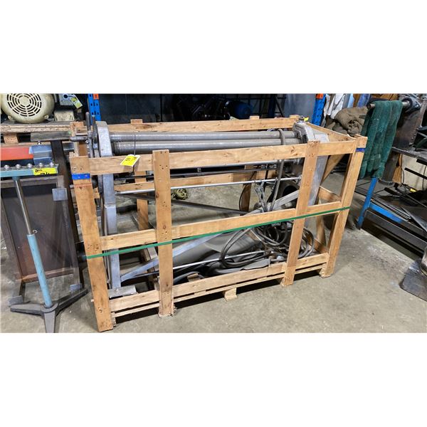 18 GAUGE 4' PLATE ROLLER IN WOODEN BOX APPROX 5' 8"L X 2.5'D X 4'H