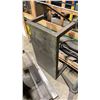 Image 4 : 2 SMALL MATERIAL WORK STANDS , SMALL METAL PLATFORM & MATERIAL ROLLER