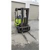 Image 4 : CLARK CGP25 FORKLIFT (PROPANE) - 3 STAGE MAST, STANDARD FORKS, SIDE SHIFT, PNEUMATIC TIRES,