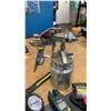 Image 2 : GROUP OF ASSORTED SHOP ITEMS - PNEUMATIC PAINT SPRAYER, PNEUMATIC PRESSURE GAUGE,