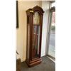 Image 2 : HOWARD MILLER GRANDFATHER CLOCK *FOR PARTS OR REPAIR*