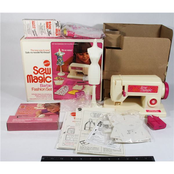 1973 MATTEL SEW MAGIC FASHION SET