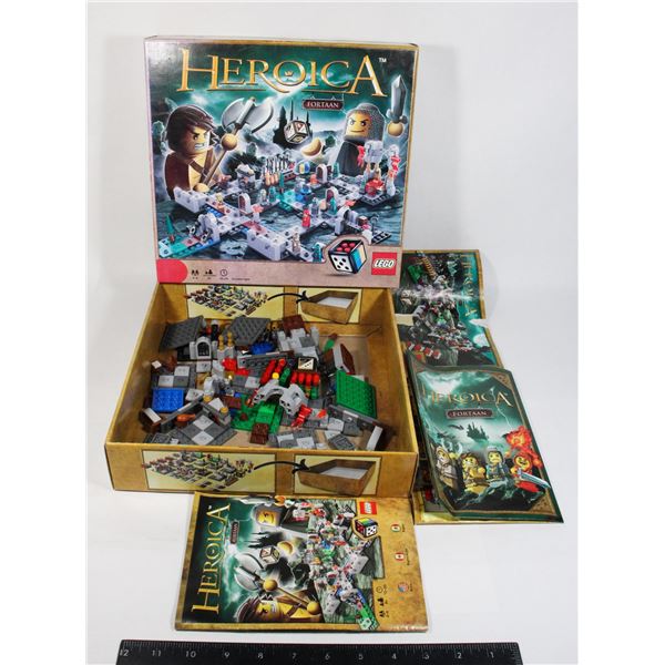 LEGO HEROICA FORTAAN (DOES NOT LOOK COMPLETE)