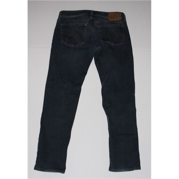 AMERICAN EAGLE JEANS (SIZE 31 X 32)