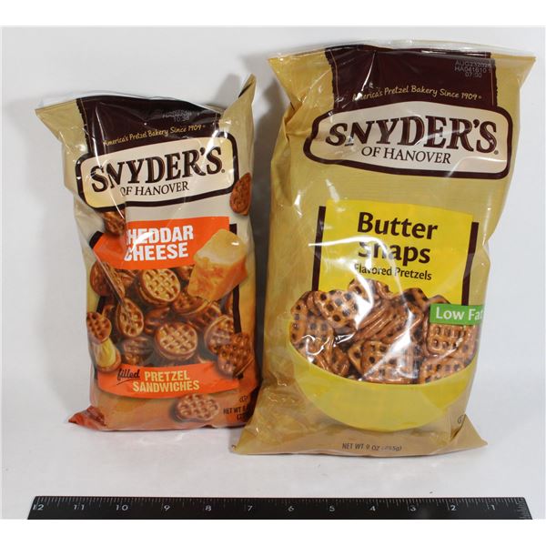 SNYDERS BUTTER SNAPS AND CHEDDAR CHEESE