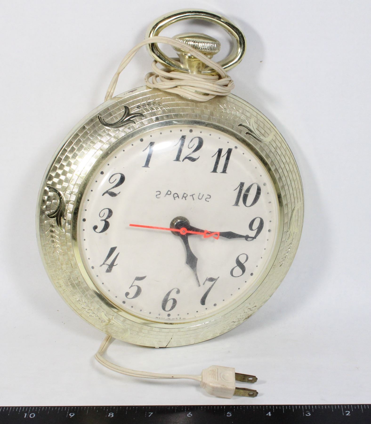VINTAGE ELECTRIC SPARTUS REVERSE-DIAL WALL CLOCK