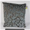 Image 1 : COUCH PILLOW