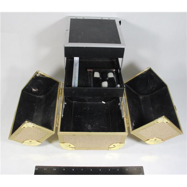 IMPRESSIONS VANITY COMPANY MAKEUP CASE