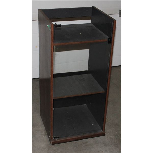 STEREO STAND ON WHEELS