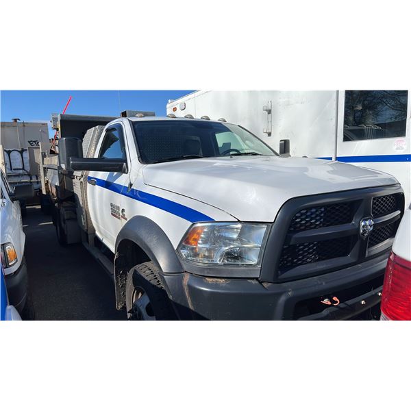 2016 DODGE RAM 5500 HEAVY DUTY, 2DR DUMP TRUCK, WHITE, VIN 3C7WRNBL0GG337653,