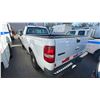 Image 4 : 2007 FORD F150 XL TRITON, 2DR PICKUP WHITE VIN 1FTRF12W77NA04590,