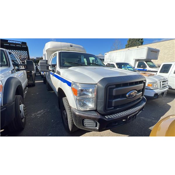 2016 FORD F250 XL SUPERDUTY, 4DR CREW CAB PICKUP, WHITE, VIN 1FT7X2B61GEC93492,