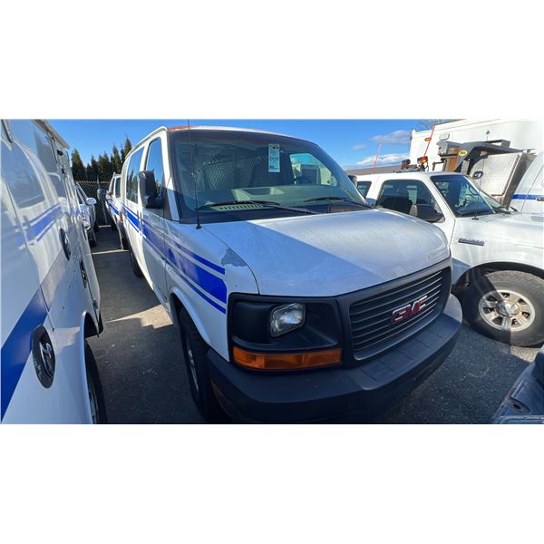 2004 GMC SAVANA 2500, 3DR CARGO VAN, WHITE, VIN 1GTFG25X041136944,