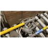 Image 3 : 2 LED TRIPOD INDUSTRIAL ELECTRIC WORK LIGHTS & YELLOW TELESCOPIC PRESSURE WASHER EXTENSION WAND