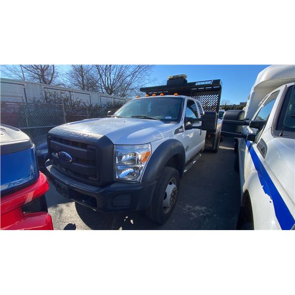 2013 FORD F550 SUPERDUTY, 4DR FLAT DECK, WHITE, VIN 1FD0X5HT9DEB43461,