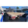 Image 2 : 2013 FORD F550 SUPERDUTY, 4DR FLAT DECK, WHITE, VIN 1FD0X5HT9DEB43461,
