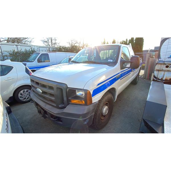 2006 FORD F250 SUPERDUTY, 4DR CREW CAB, WHITE, VIN 1FTSX20596ED96050,