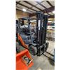 Image 4 : TOYOTA FORKLIFT, ORANGE, VIN L88601511, MISSING ID PLATE, HAS 6' FORKS,