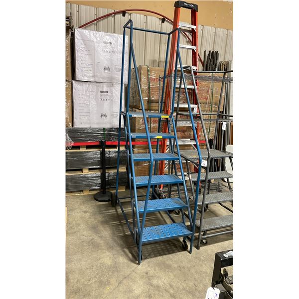 BLUE INDUSTRIAL ROLLING STEP LADDER
