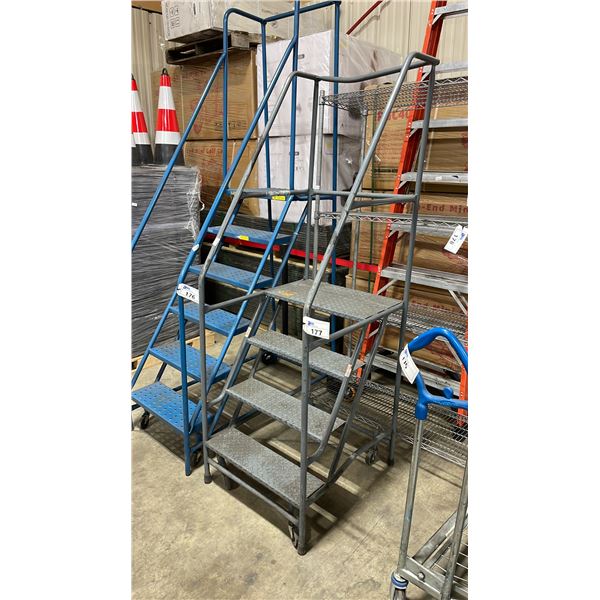 GREY INDUSTRIAL ROLLING STEP LADDER