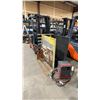 Image 4 : TOYOTA 8FBCHU25, FORKLIFT, ORANGE, VIN 62579, 189" MAST HEIGHT,