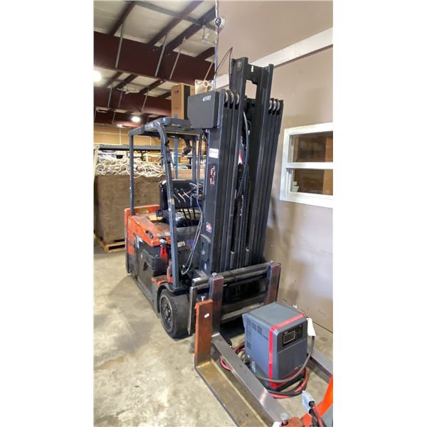 TOYOTA 7FBE420, FORKLIFT, ORANGE, VIN 10367, 240" MAST HEIGHT,