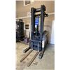 Image 1 : CROWN ORDER PICKER, BEIGE, VIN 1A22184,