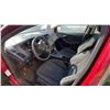 Image 5 : 2016 FORD FOCUS SE, 4DRSD, RED, VIN 1FADP3F25GL342095,