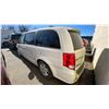Image 2 : 2017 DODGE/RAM GRAND CARAVAN CREW, 4DRSW, WHITE, VIN 2C4RDGDG7HR845473,
